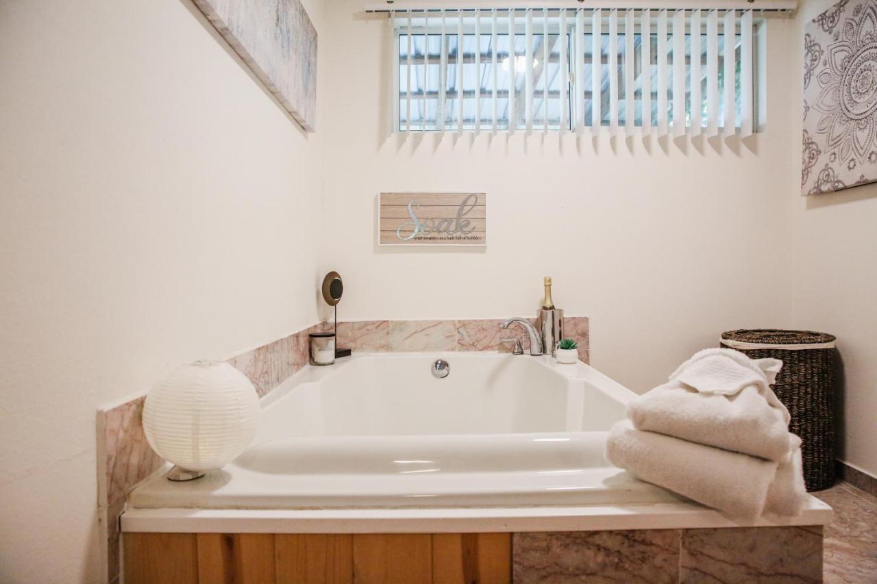 Moonlight Cottage - Your Romantic & Scenic Escape Sevierville Esterno foto